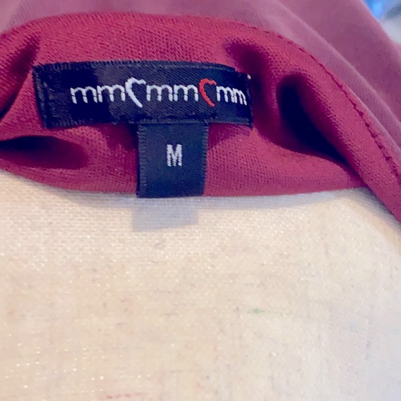 EUC mm♥️mm♥️mm Butter Soft Cold Shoulder. M - Picture 3 of 3